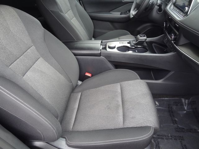 2025 Nissan Rogue SV - Photo 21
