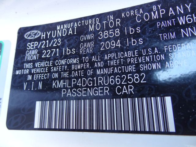 Thumbnail: 2024 Hyundai Elantra - 17