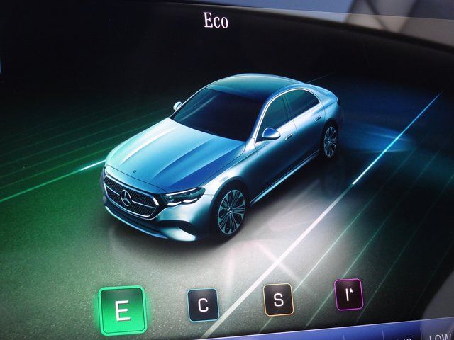 Thumbnail: 2024 Mercedes-Benz E-Class - 17