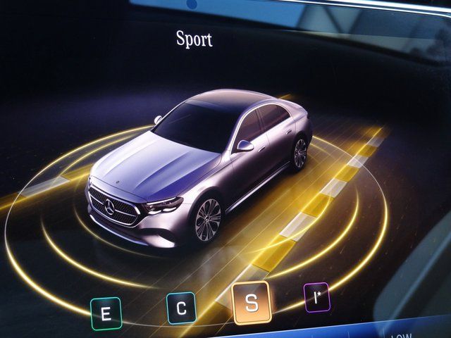 Thumbnail: 2024 Mercedes-Benz E-Class - 37