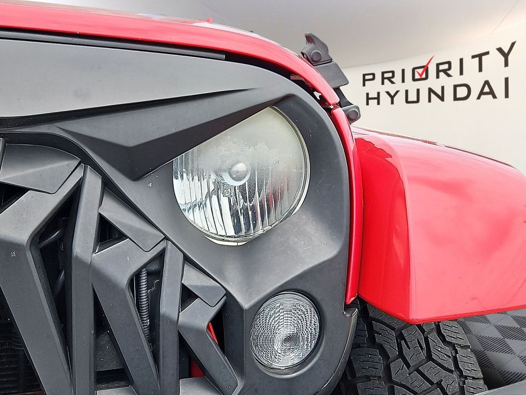 Thumbnail: 2014 Jeep Wrangler - 19