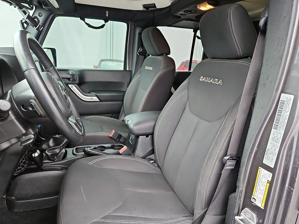 Thumbnail: 2016 Jeep Wrangler - 10