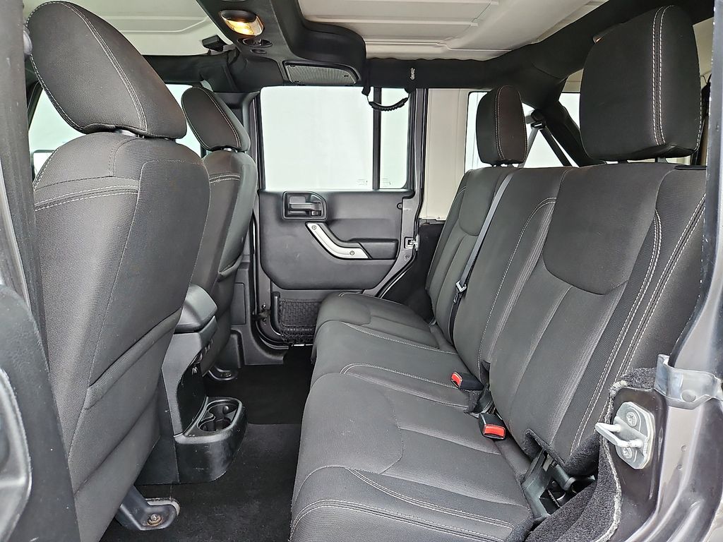 Thumbnail: 2016 Jeep Wrangler - 11