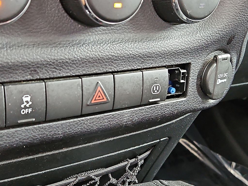 Thumbnail: 2016 Jeep Wrangler - 24