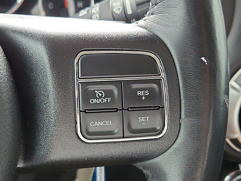Thumbnail: 2016 Jeep Wrangler - 23