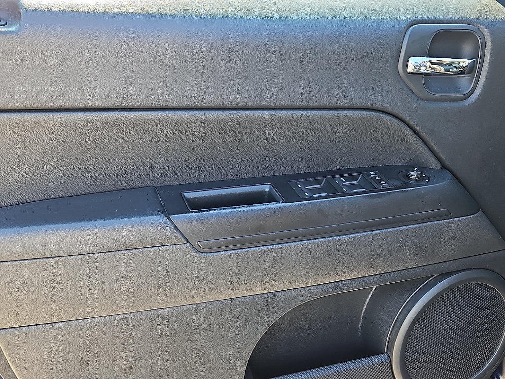 Thumbnail: 2017 Jeep Patriot - 7