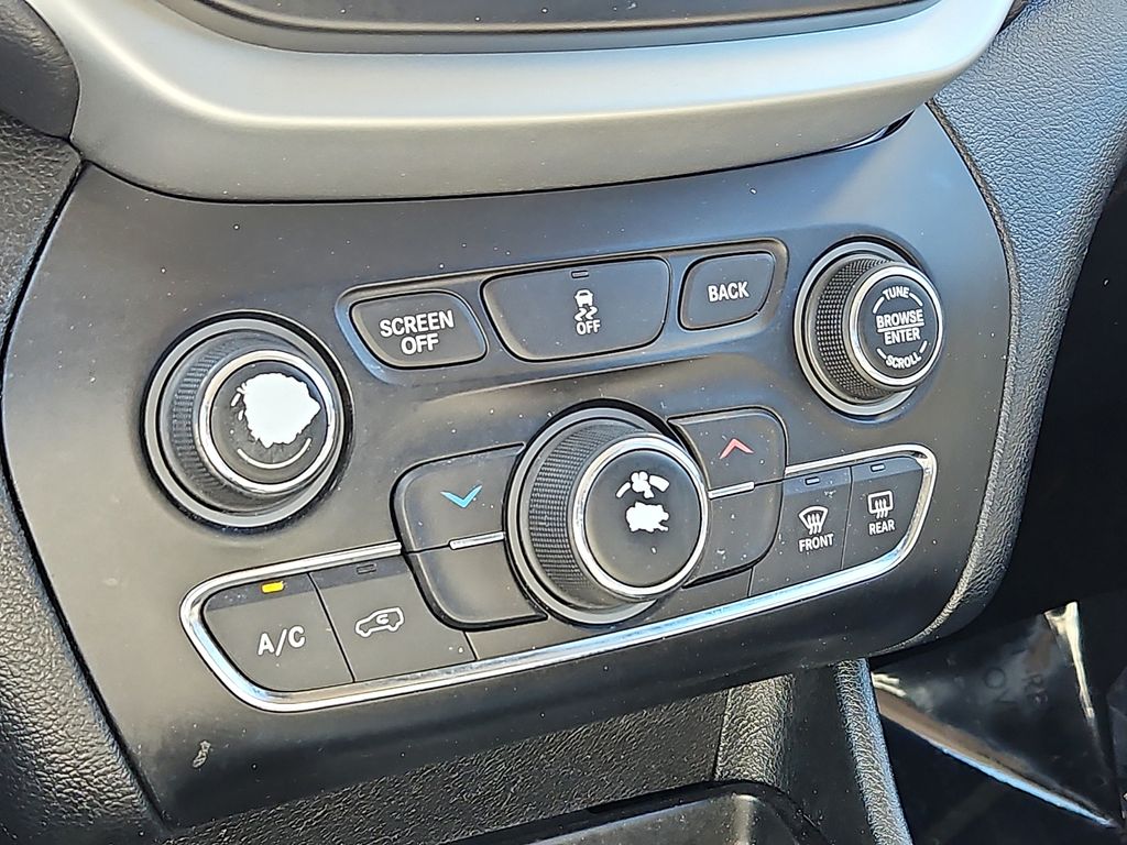 Thumbnail: 2014 Jeep Cherokee - 22