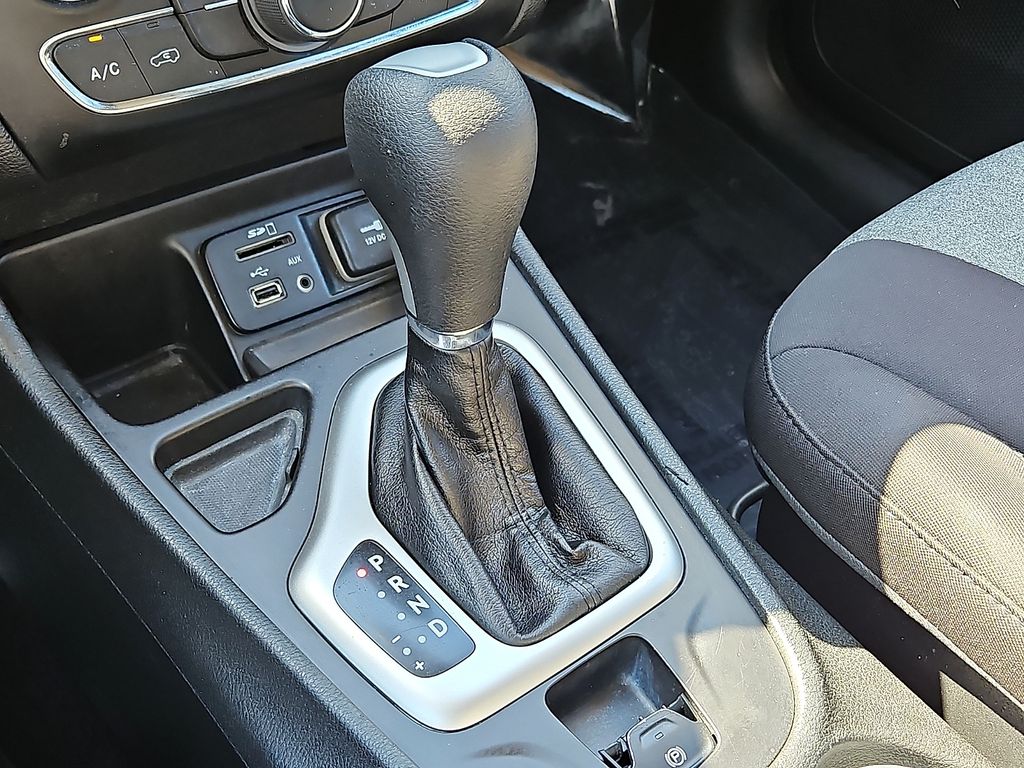 Thumbnail: 2014 Jeep Cherokee - 13