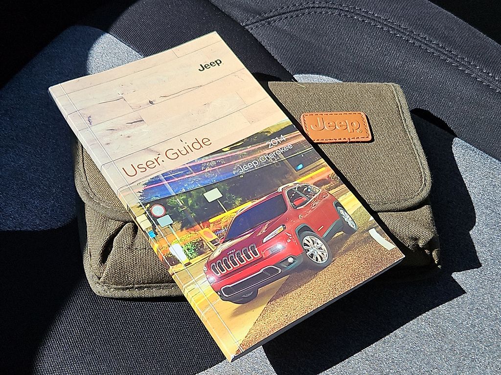 Thumbnail: 2014 Jeep Cherokee - 30