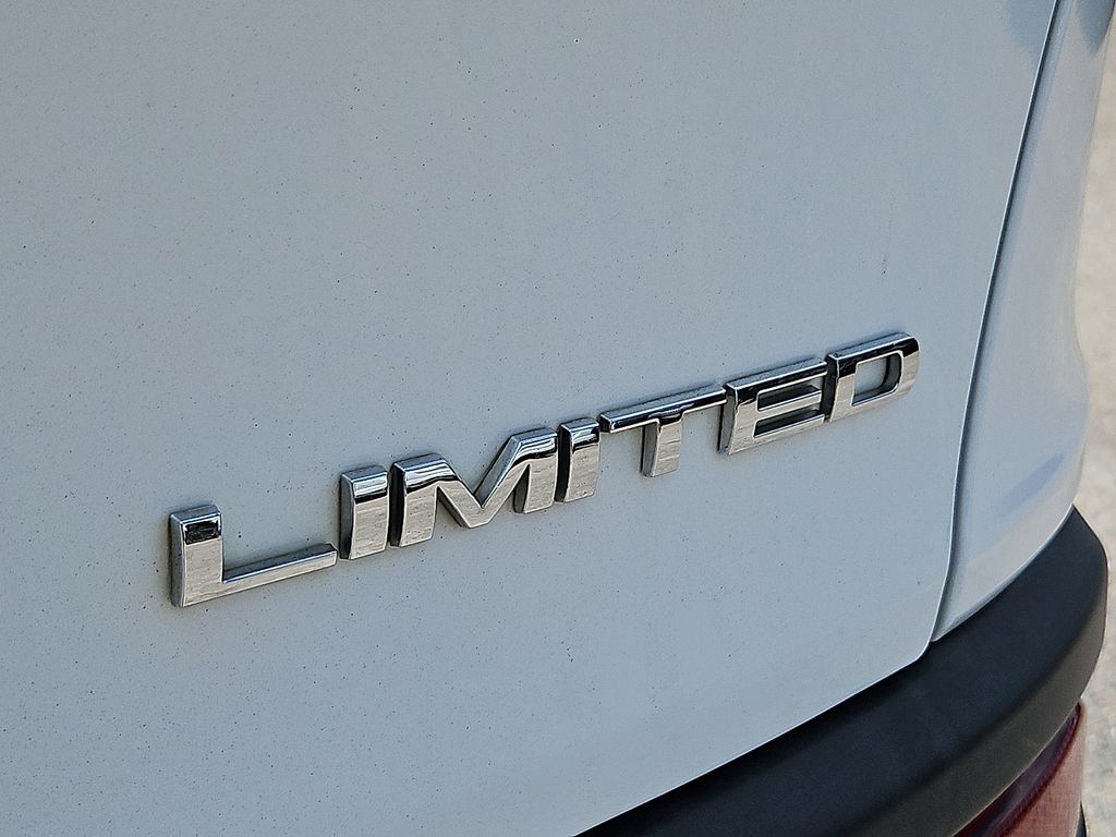 Thumbnail: 2015 Jeep Cherokee - 30