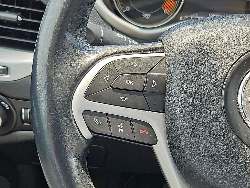 Thumbnail: 2015 Jeep Cherokee - 24