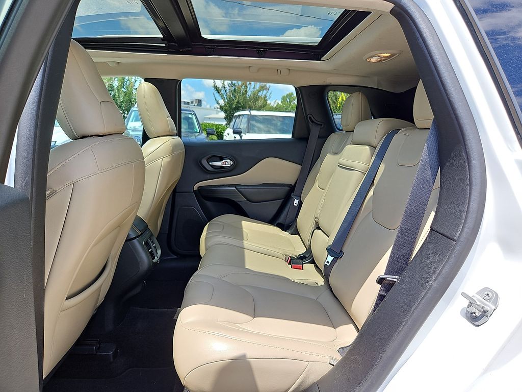 Thumbnail: 2015 Jeep Cherokee - 10