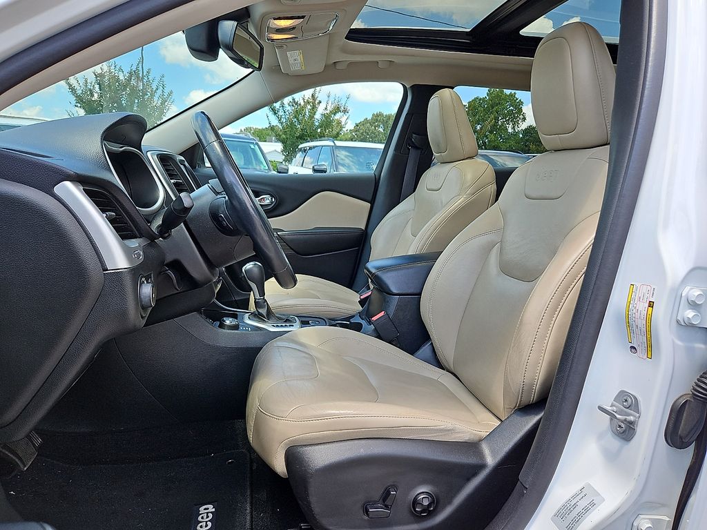 Thumbnail: 2015 Jeep Cherokee - 9