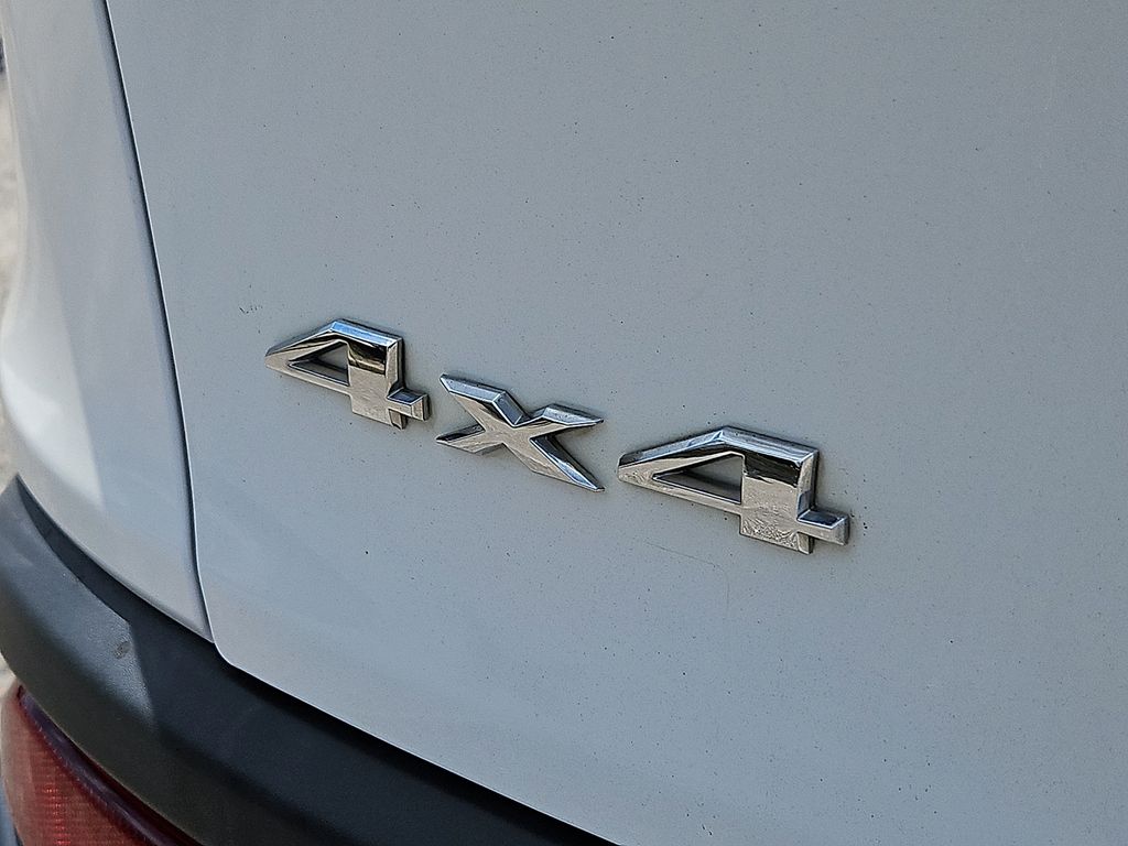 Thumbnail: 2015 Jeep Cherokee - 31