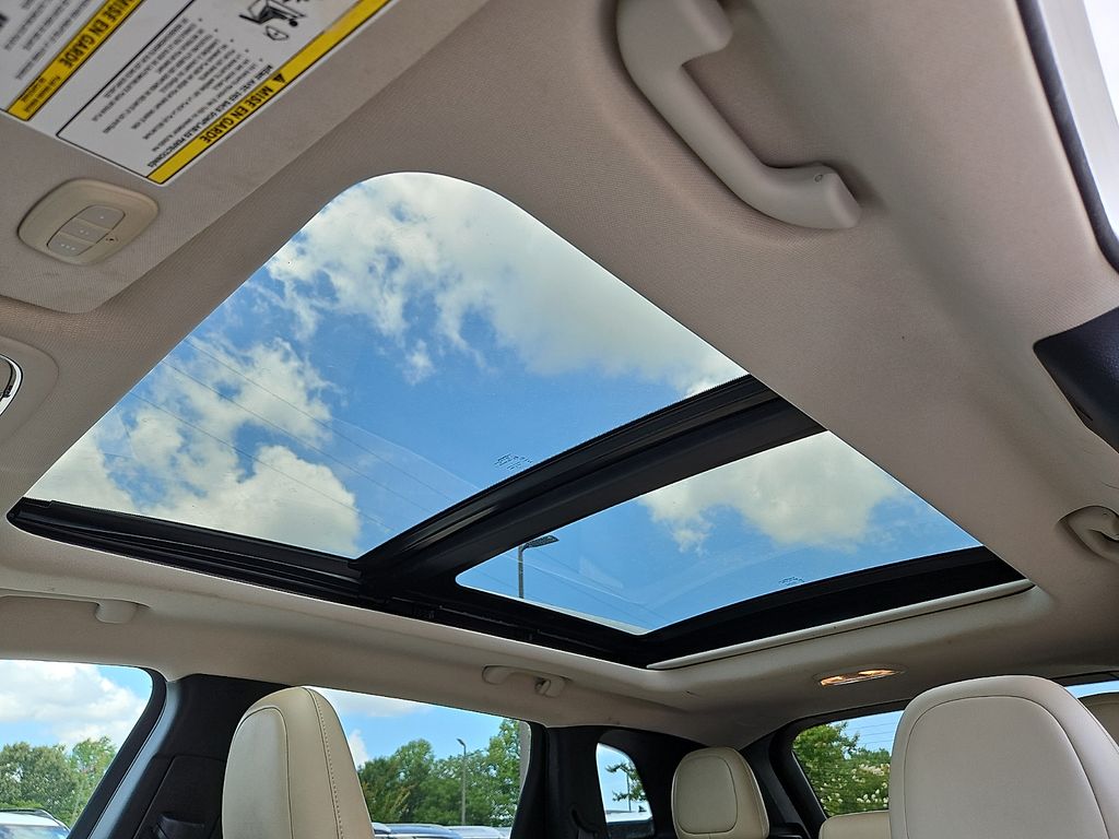 Thumbnail: 2015 Jeep Cherokee - 20