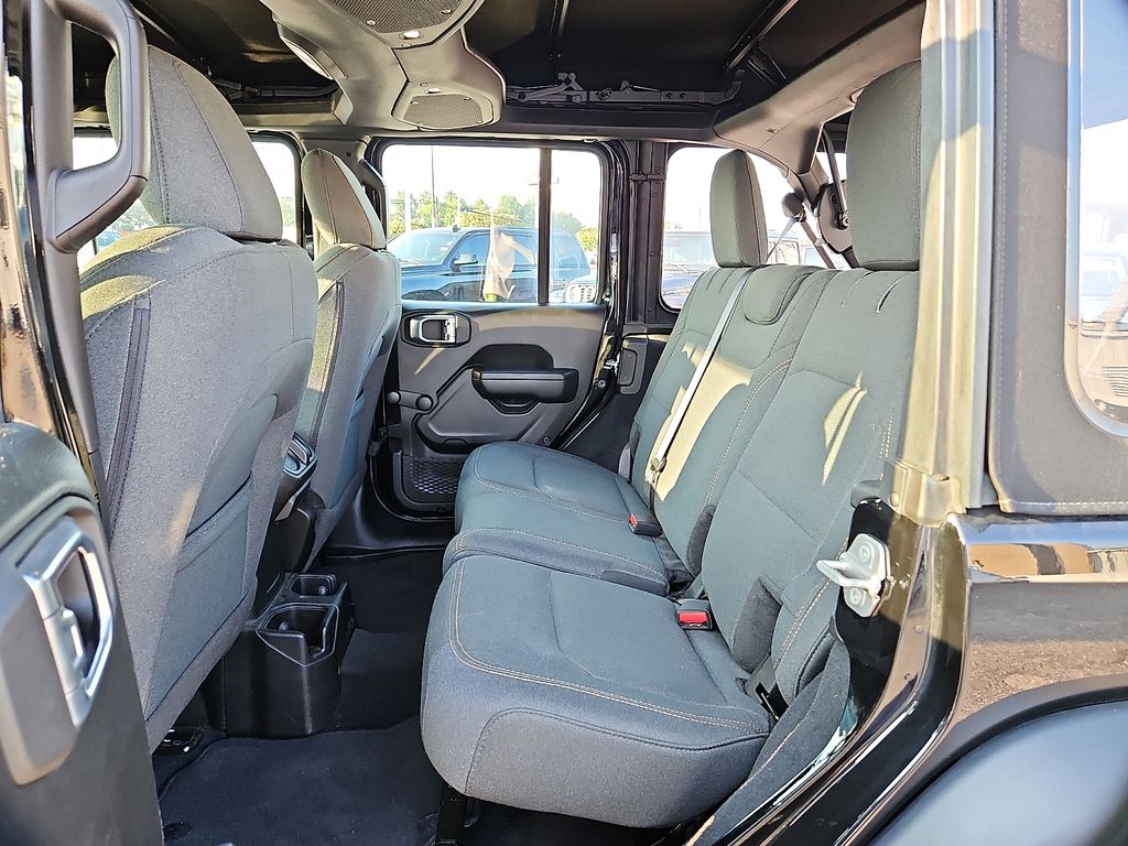 Thumbnail: 2024 Jeep Wrangler - 9