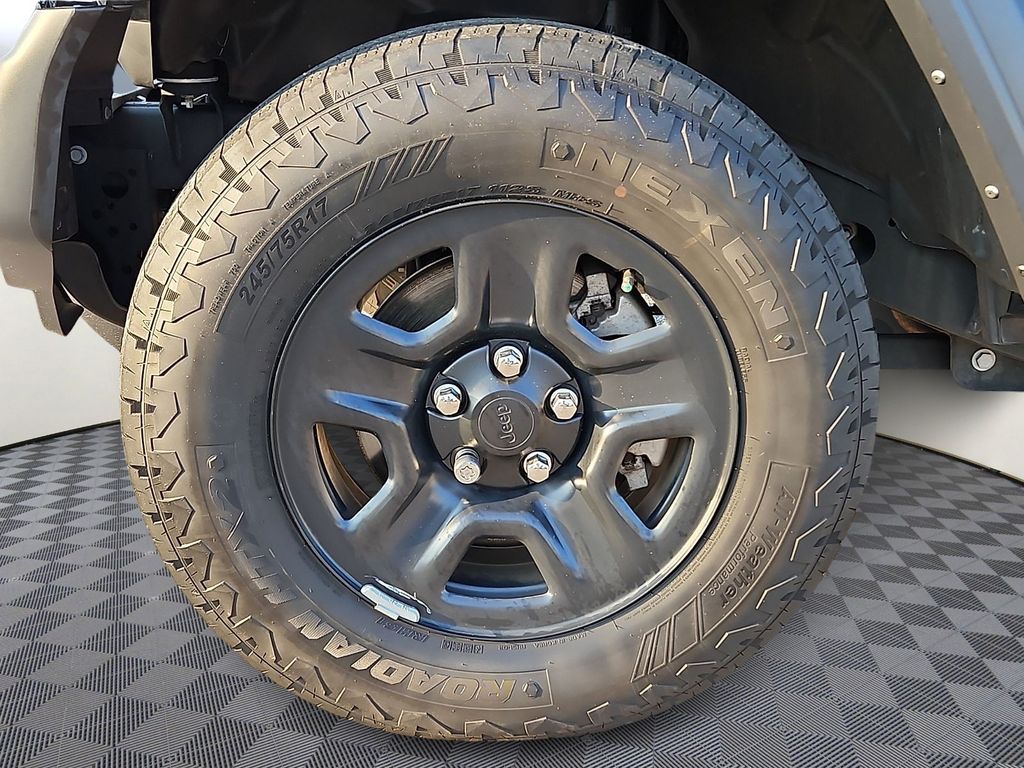 Thumbnail: 2024 Jeep Wrangler - 7