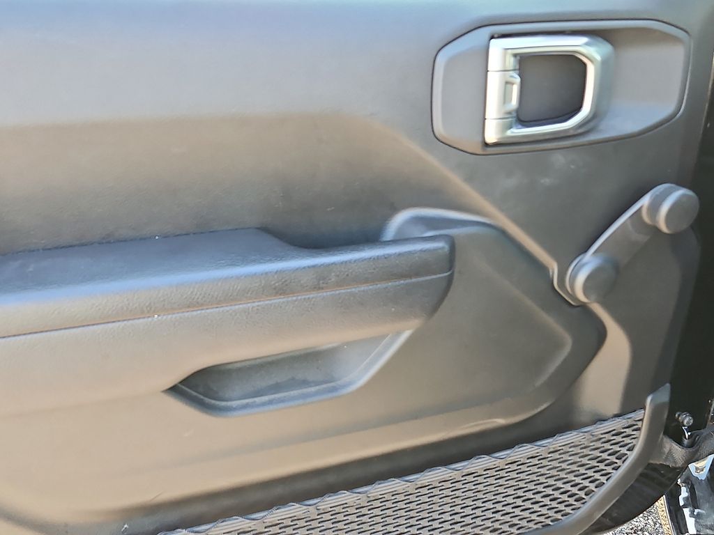 Thumbnail: 2024 Jeep Wrangler - 18