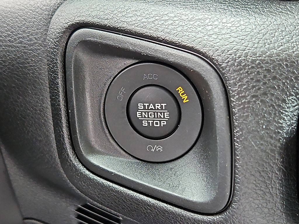 Thumbnail: 2025 Jeep Wrangler - 26