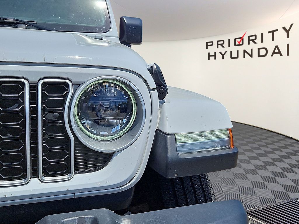 Thumbnail: 2025 Jeep Wrangler - 18