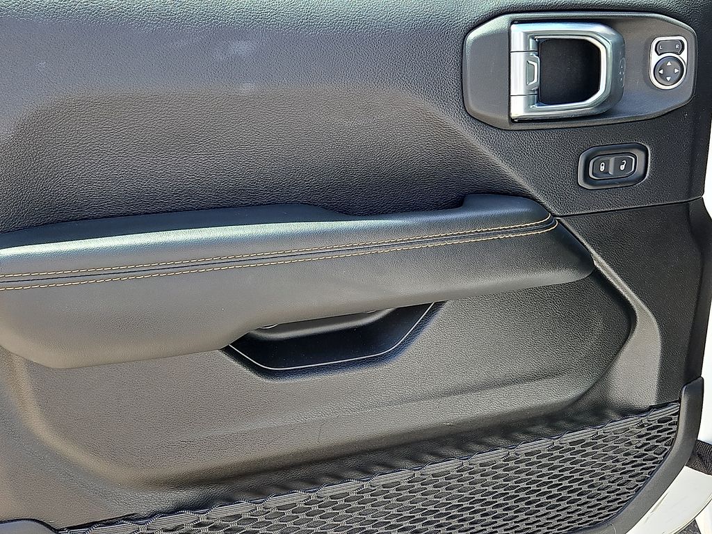 Thumbnail: 2025 Jeep Wrangler - 19