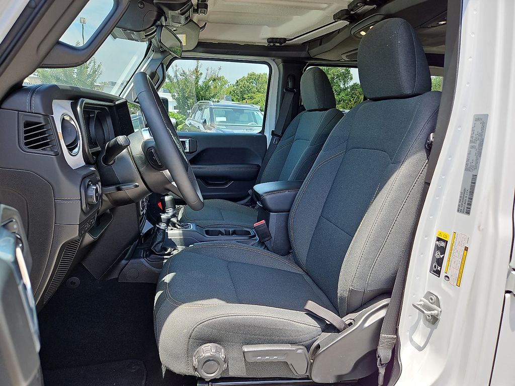 Thumbnail: 2025 Jeep Wrangler - 9