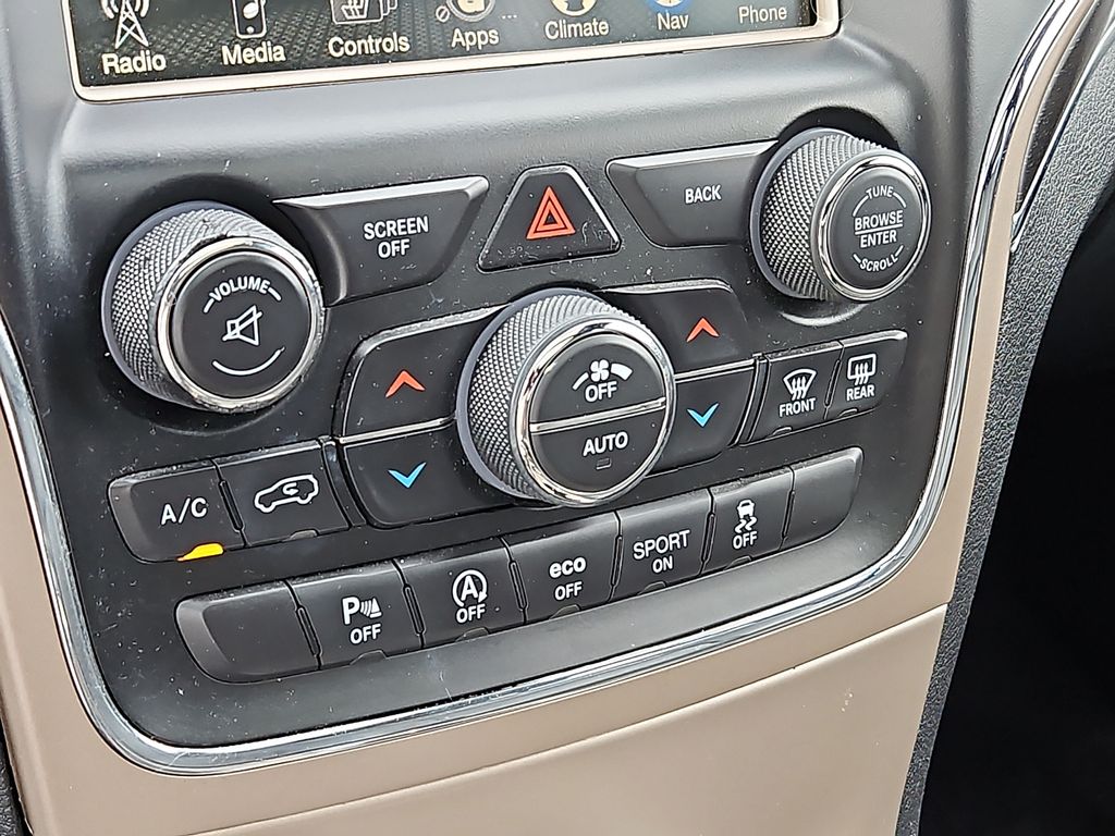 Thumbnail: 2017 Jeep Grand Cherokee - 22