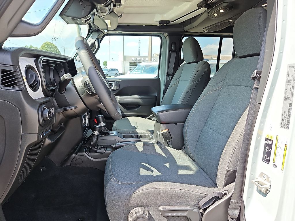 Thumbnail: 2024 Jeep Wrangler - 10