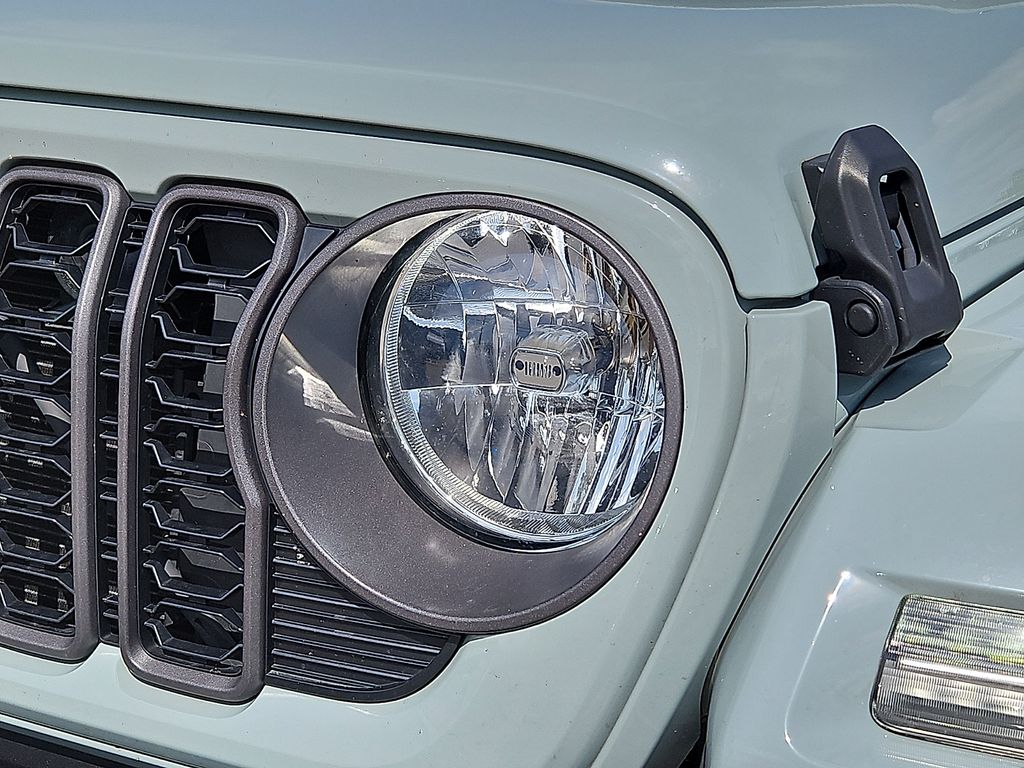 Thumbnail: 2024 Jeep Wrangler - 8