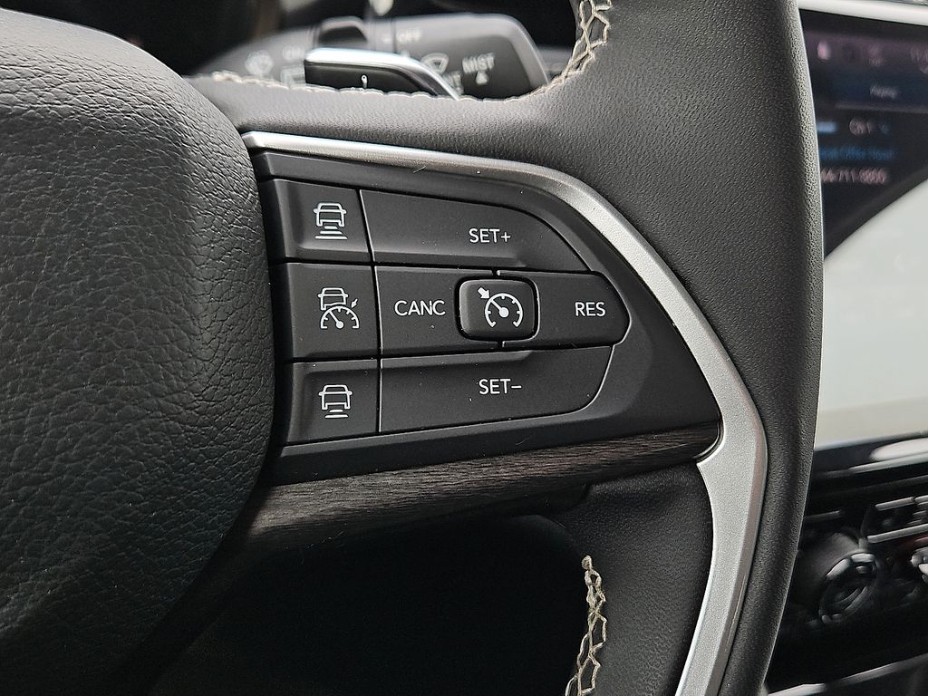 Thumbnail: 2024 Jeep Grand Cherokee - 24