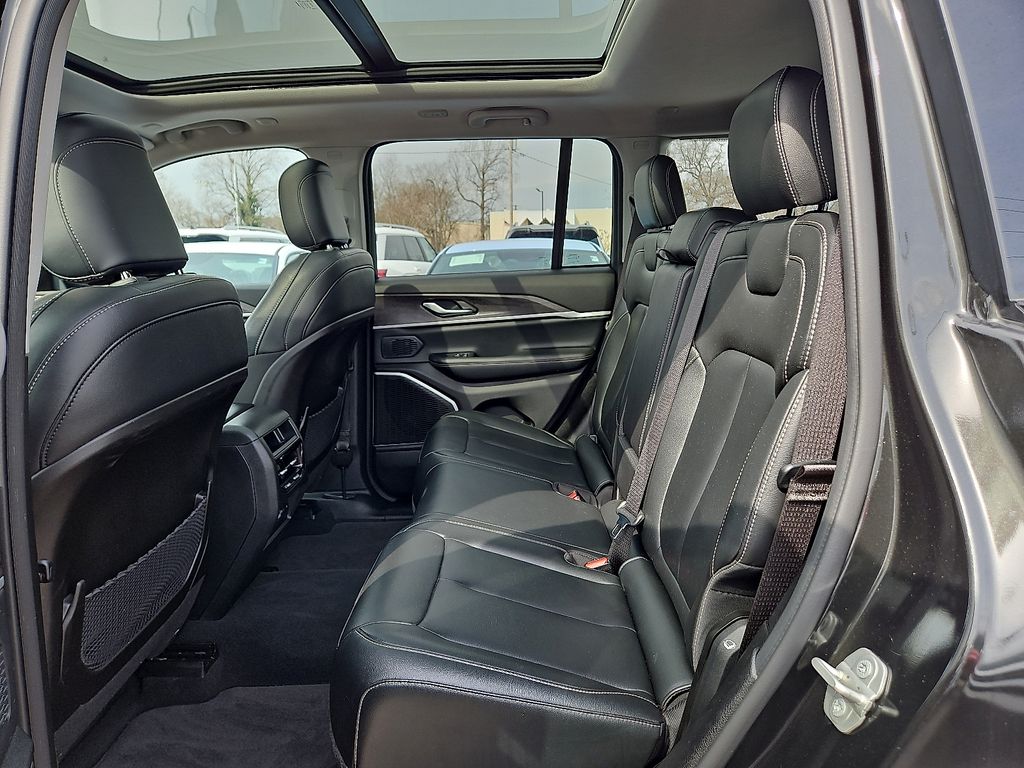 Thumbnail: 2024 Jeep Grand Cherokee - 9