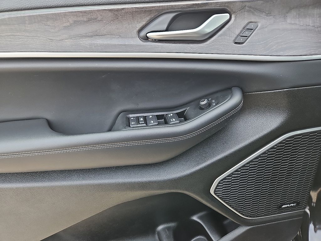 Thumbnail: 2024 Jeep Grand Cherokee - 17