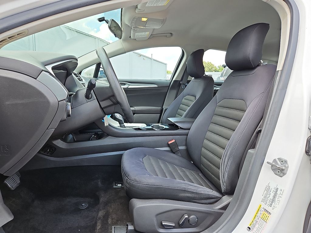 Thumbnail: 2014 Ford Fusion - 10