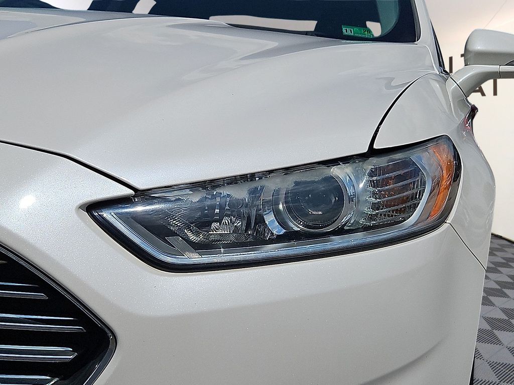 Thumbnail: 2014 Ford Fusion - 20