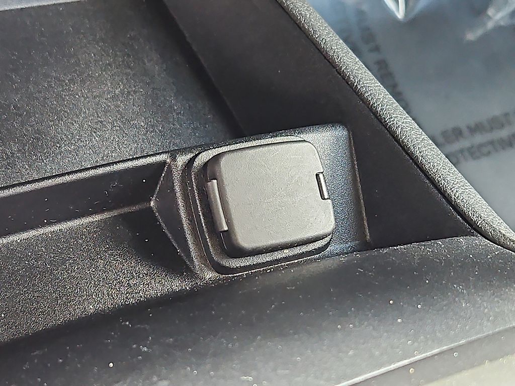 Thumbnail: 2014 Ford Fusion - 16