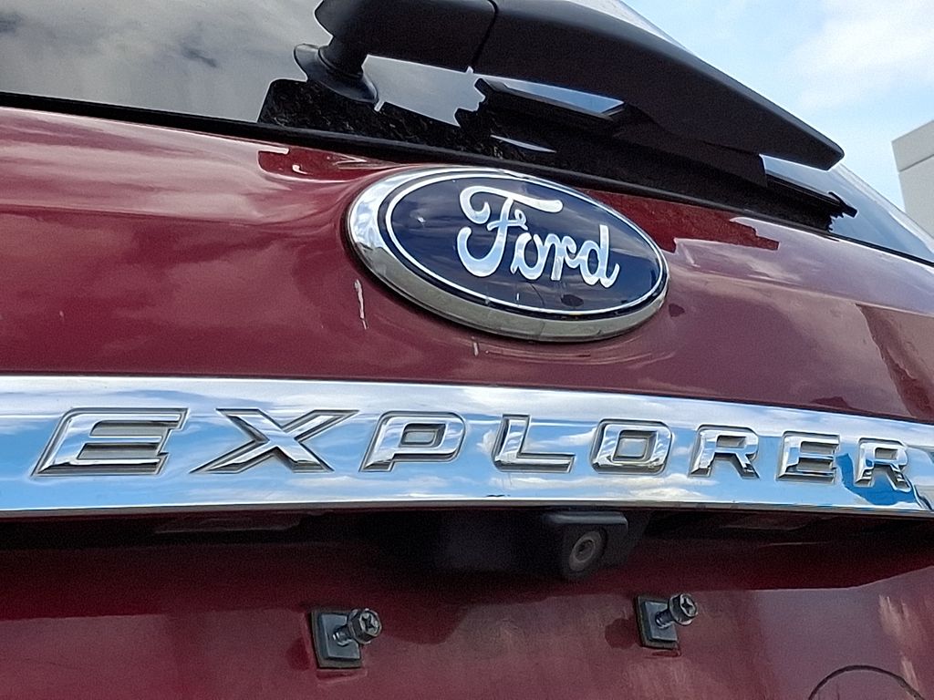 Thumbnail: 2014 Ford Explorer - 28