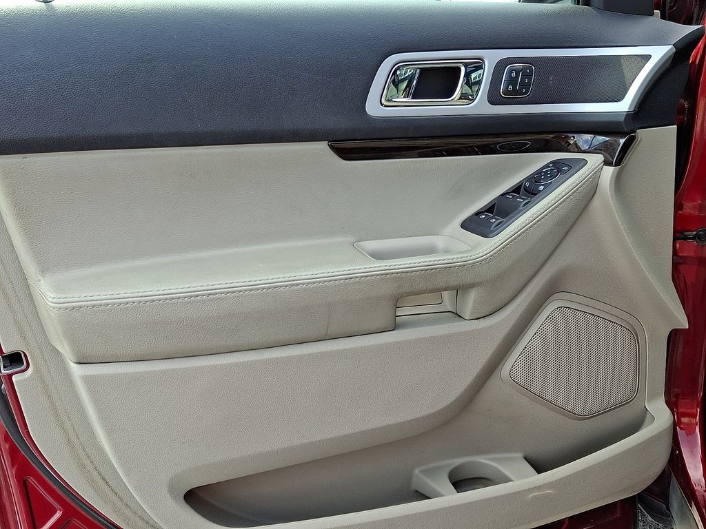 Thumbnail: 2014 Ford Explorer - 19