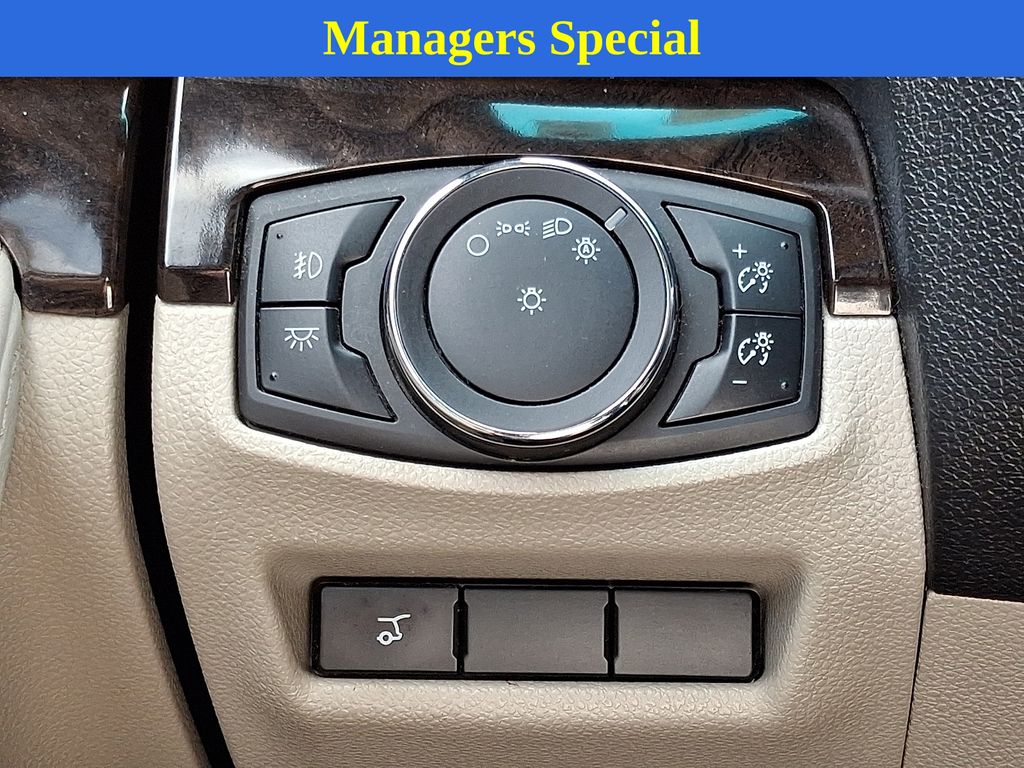 Thumbnail: 2014 Ford Explorer - 25