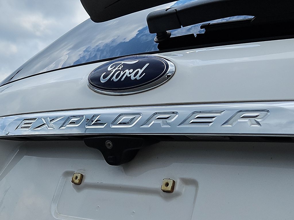 Thumbnail: 2016 Ford Explorer - 31