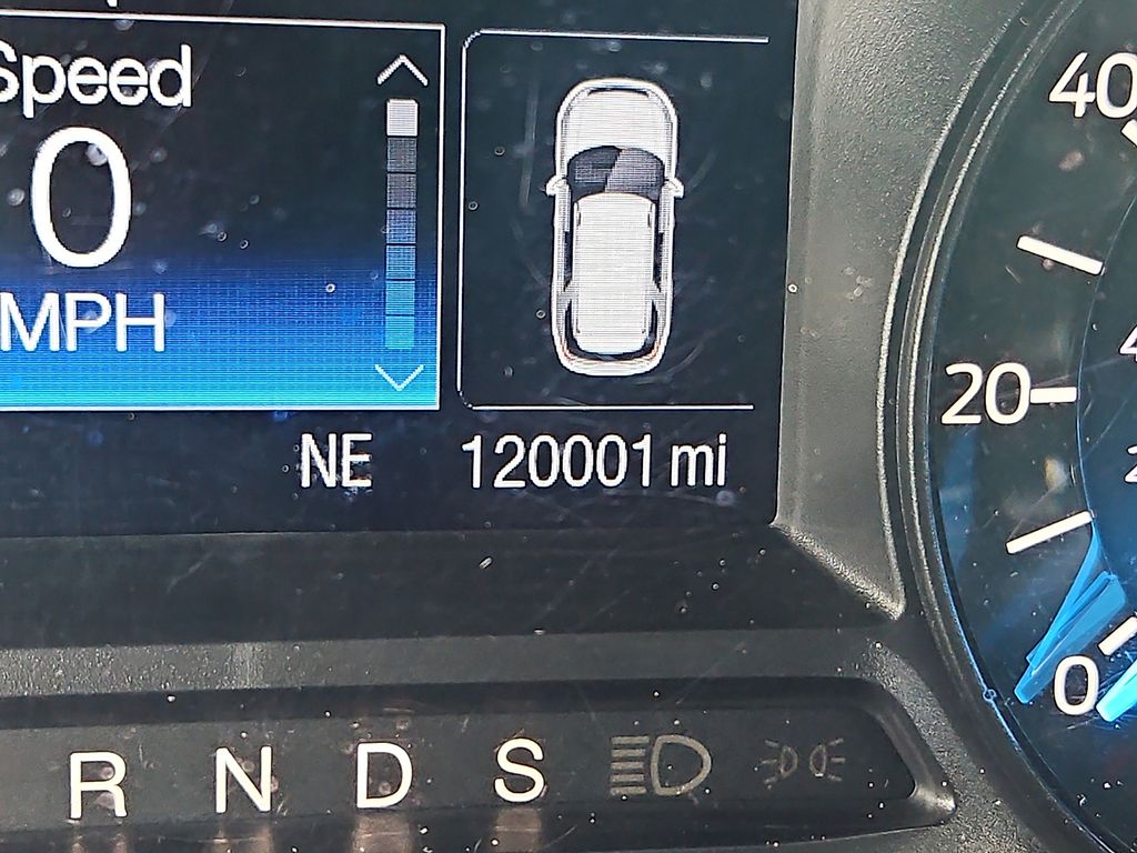 Thumbnail: 2016 Ford Explorer - 14