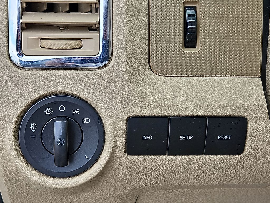 Thumbnail: 2011 Ford Escape - 27