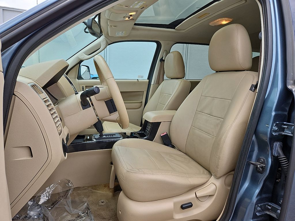 Thumbnail: 2011 Ford Escape - 11