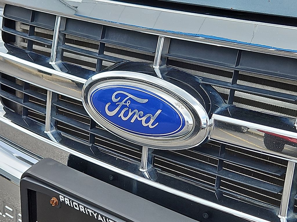 Thumbnail: 2011 Ford Escape - 7