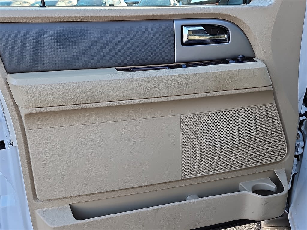 Thumbnail: 2013 Ford Expedition - 18