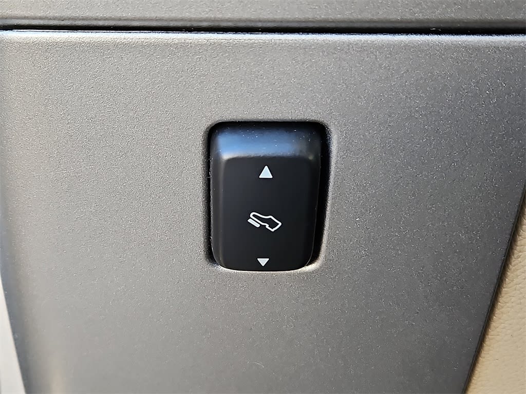 Thumbnail: 2013 Ford Expedition - 25