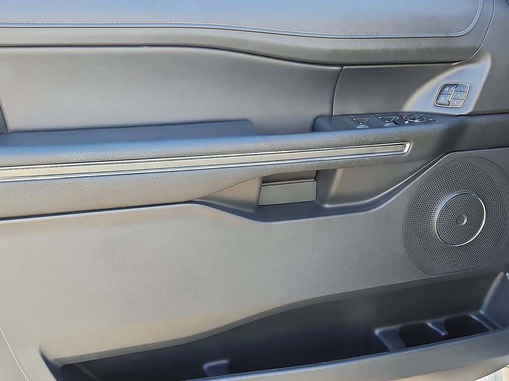 Thumbnail: 2023 Ford Expedition - 20