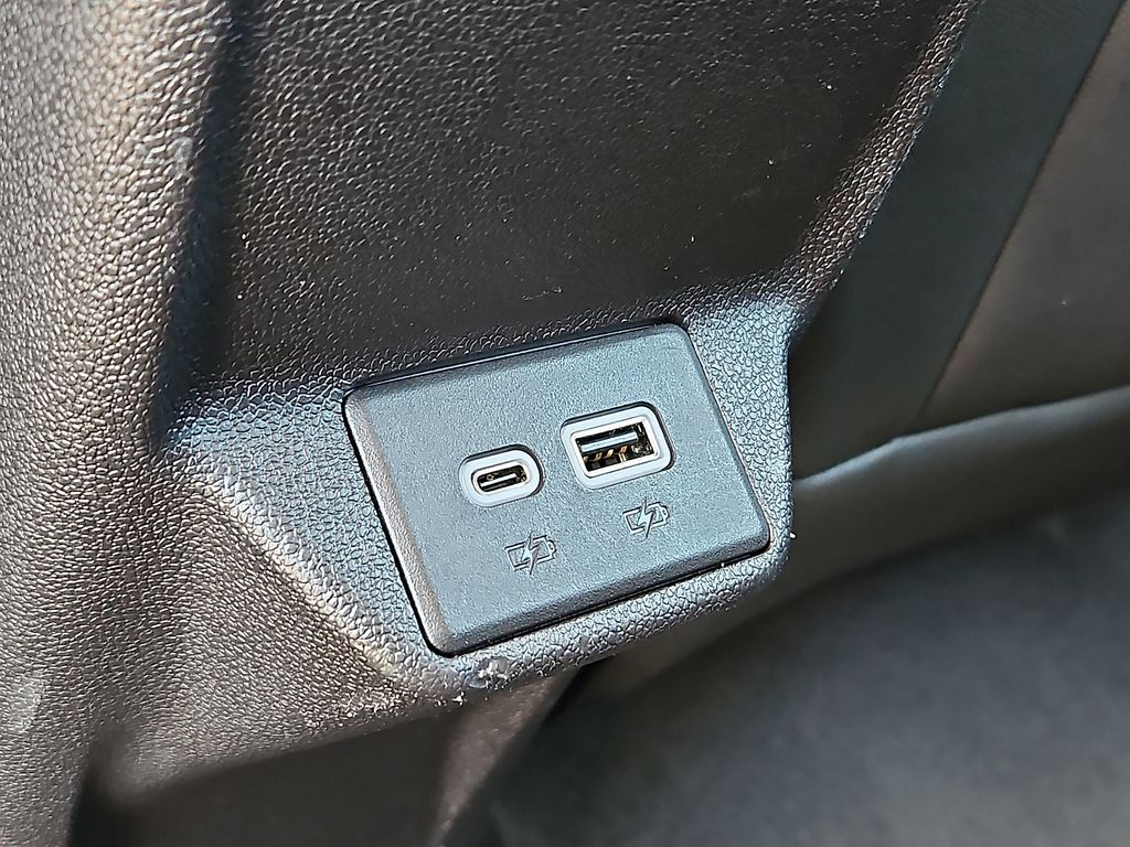 Thumbnail: 2023 Chevrolet Bolt EUV - 29