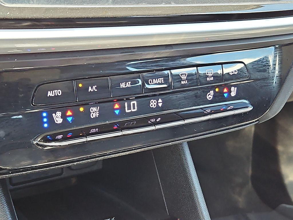 Thumbnail: 2023 Chevrolet Bolt EUV - 21