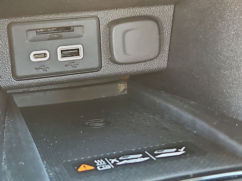 Thumbnail: 2023 Chevrolet Bolt EUV - 26
