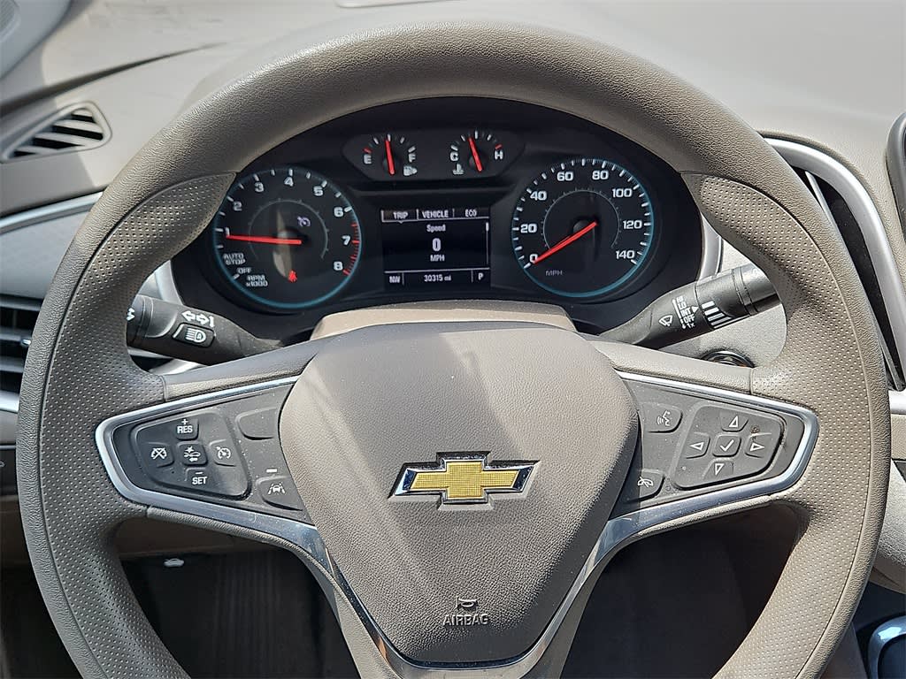 Thumbnail: 2022 Chevrolet Malibu - 9